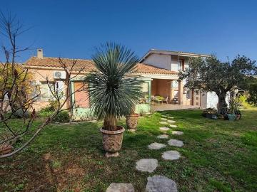 Maison de 4 chambres de luxe en vente à Saint Saturnin lès Avignon, France