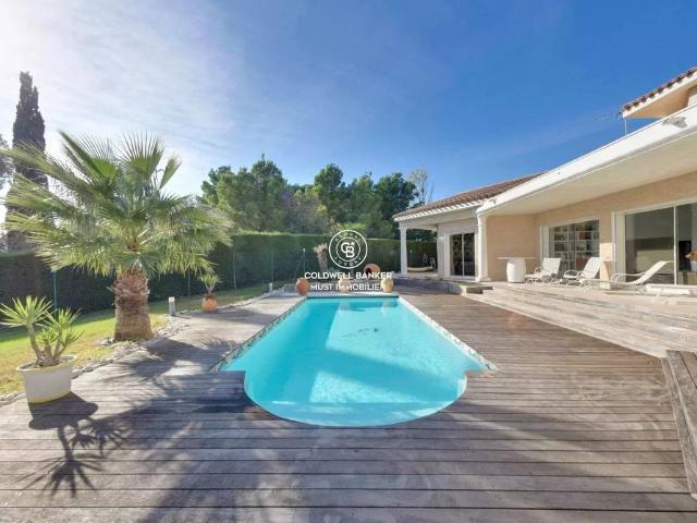 Maison de 4 chambres de luxe en vente à Perpignan, France