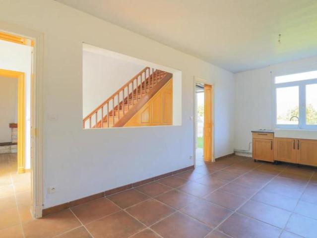 Maison familiale louée de 4 pièces à Lebucquière