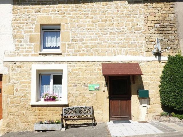 Maison en pierre de 4 pièces à Marville, louée