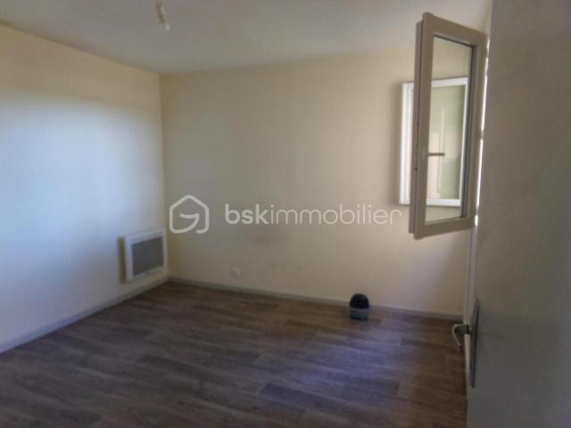 Maison de 56 m² avec jardins, garage et potentiel de mezzanine