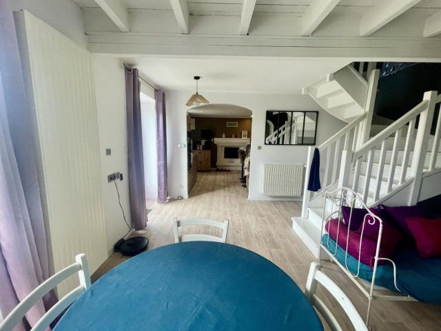 Maison 5 chambres, entièrement rénovée, non mitoyenne, au calme, commerces à 5 minutes