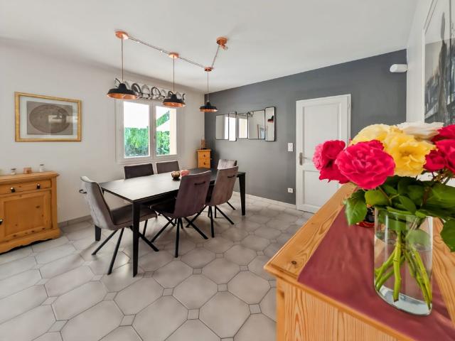 Maison de 5 chambres de luxe en vente à Feucherolles, France