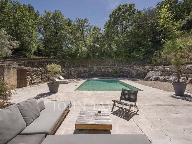 Maison de 5 chambres de luxe en vente à Saint Marc Jaumegarde, Provence Alpes Côte d'Azur