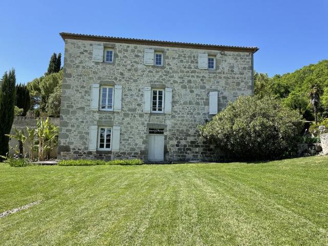 Maison de 5 chambres de luxe en vente à Port Sainte Marie, France