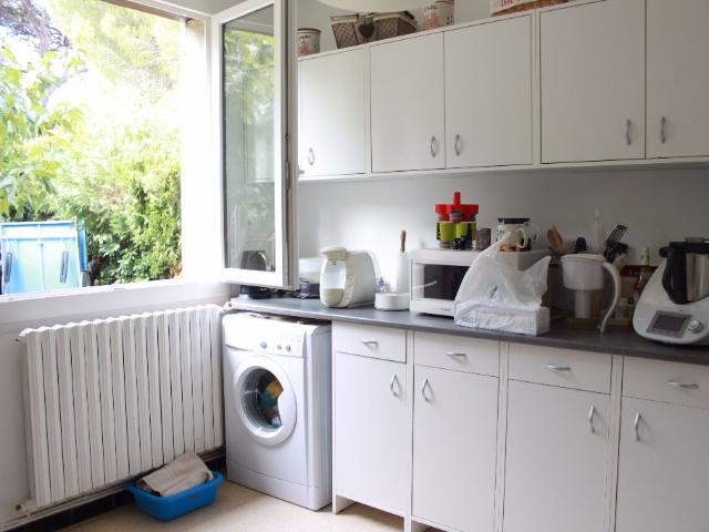 Maison de 5 pièces 99 m² en location à VILLENEUVE LES AVIGNON