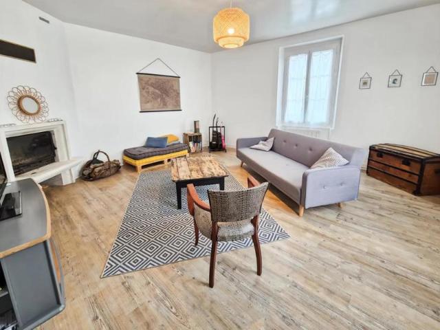 Maison 5 pièces avec dépendance et jardinet