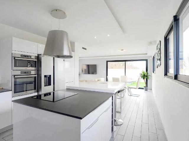 Maison moderne 5 pièces avec piscine à Merville