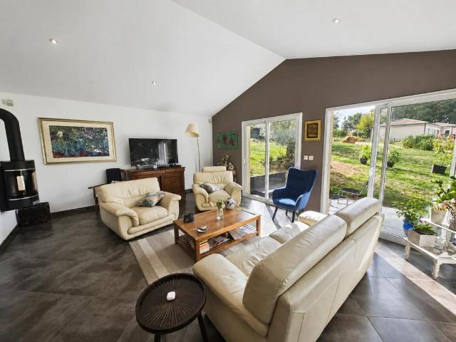 Maison de 5 pièces de 174 m² situé à Confolens