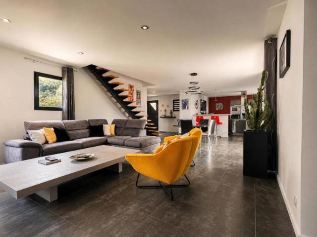 Maison contemporaine de 5 pièces de 176 m² à Montélimar