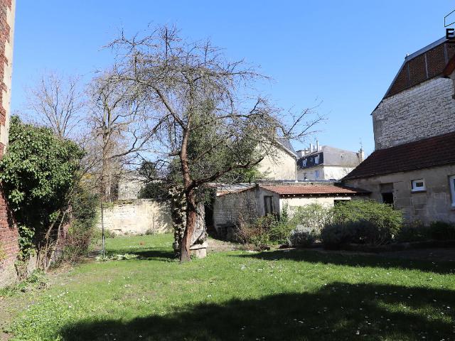 Maison de 5 pièces, jardin, dépendance. Proche centre ville Compiègne