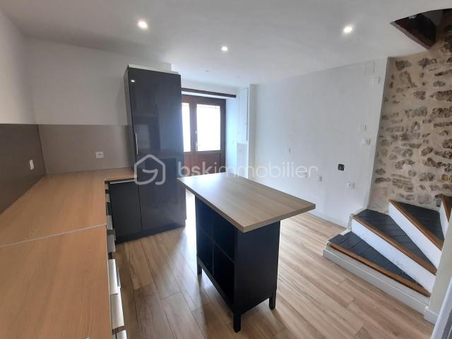 Maison de 62 m² à Bagnols En Foret