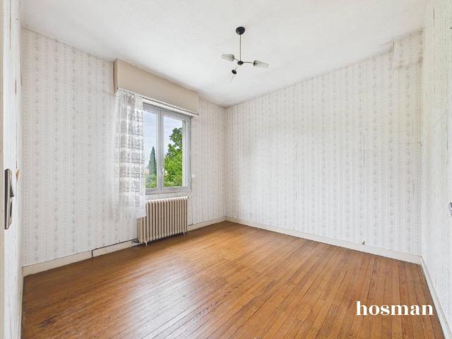 Maison de 6 pièces à mettre au goût du jour 175 m² avec gr. 175m² Pessac
