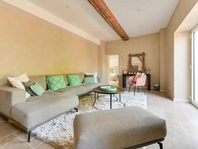 Maison de 6 pièces de luxe en vente à Chasselay, France