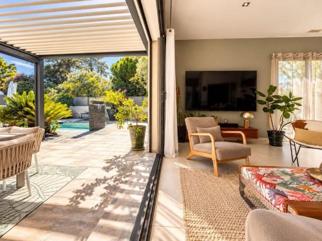 Maison de 6 pièces de luxe en vente à Gigean, Occitanie
