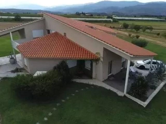 Maison de 6 pièces de luxe en vente à Rigarda, Occitanie