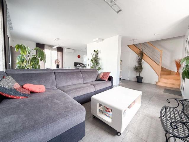 Maison de 6 pièces de luxe en vente à Sautron, France