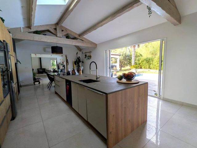 Maison de 6 pièces de luxe en vente à Teyran, France