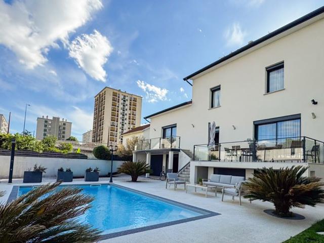Maison de 6 pièces principales