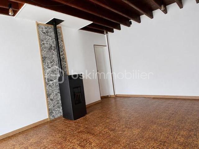 MAISON DE 71M² + BUANDERIE DE 30M²+DEPENDANCE DE 70M² AVEC POSSIBILITE D'AMENAGEMENT. TERRAIN 703M²