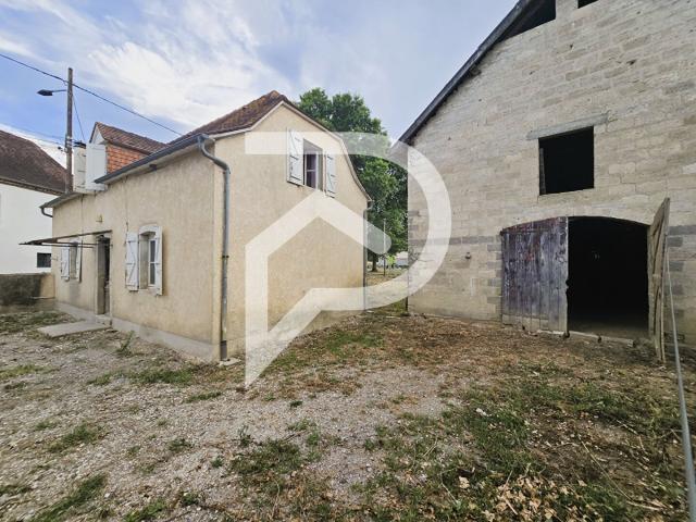 Maison de 78 m² et dépendances, sur un terrain de 637 m². 78m² Gouze
