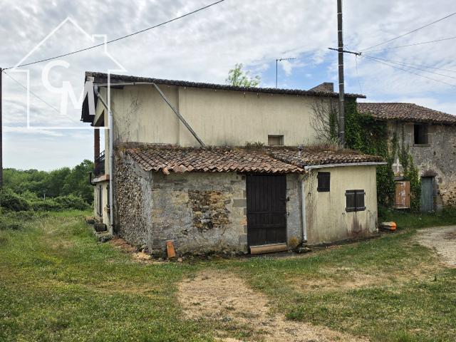 Maison de 79 m2 à rénover Garage, grange et dépendances