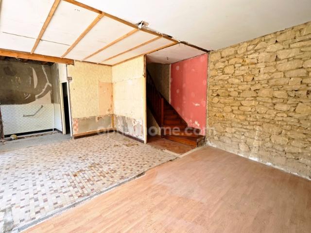 Maison de 83 m² à rénover avec terrain et garage à moins d'une heure de la frontière luxembourgeoise