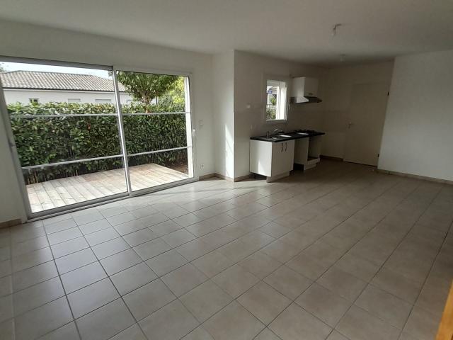 Maison de 84.14 m² à TRESSES
