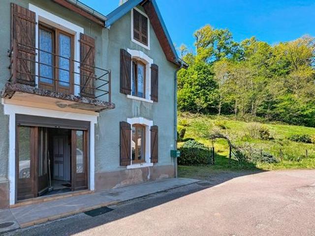 Maison de 84m² sur un terrain d'environ 9 hectares