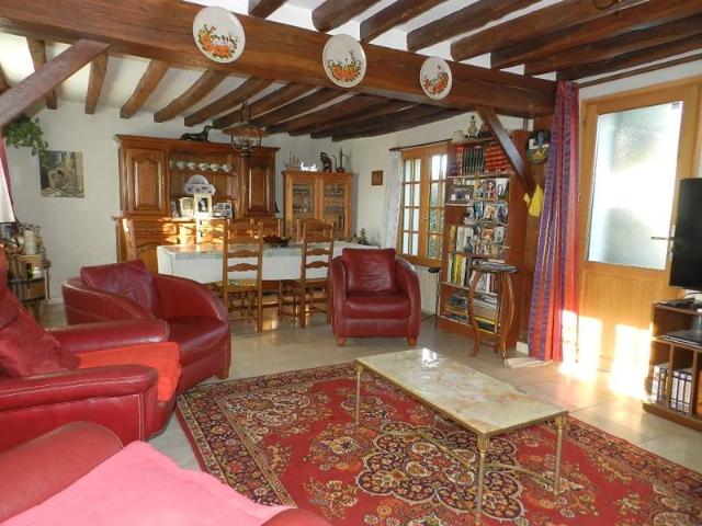 SOUS COMPROMIS DE VENTE PAR NOS SOINS. MAISON DE 85 M² HAB avec Chambre et SDB au Rez de Chaussée, sur plus de 6 100 m² de Terrain