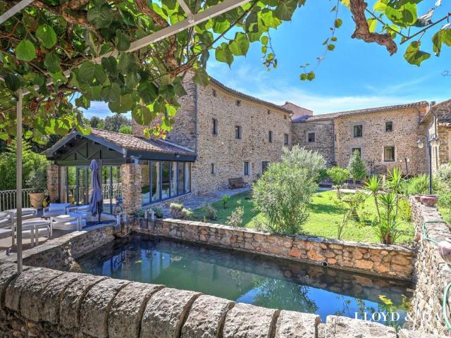 Maison de 8 chambres de luxe en vente à Saint Ambroix, Occitanie
