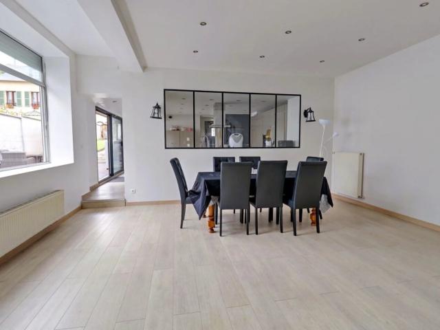 Maison de 8 pièces