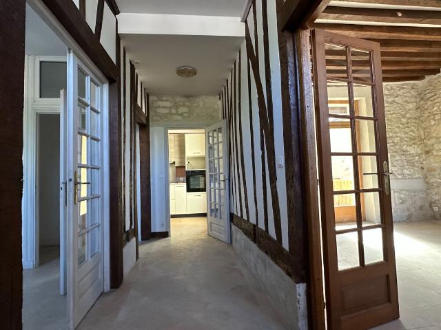 Maison de 8 pièces, de 156,21m2 habitables située à COMPIEGNE