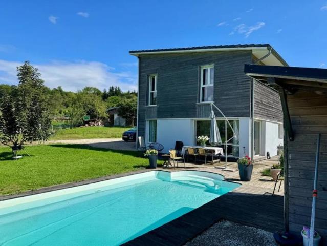 Maison de 8 pièces de 200 m² située à Châteney