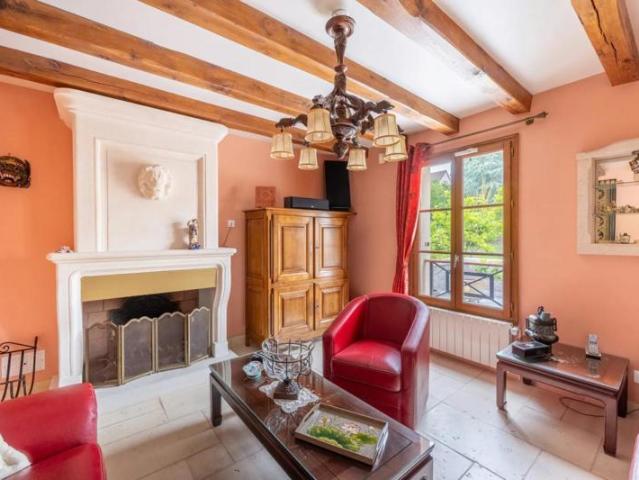 Maison de 8 pièces de 214 m² à Presles