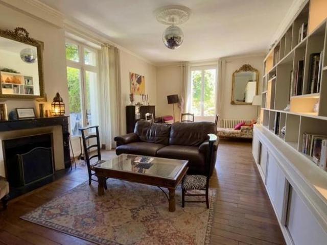 Maison de 8 pièces de 215 m² à Aix Villemaur Pâlis