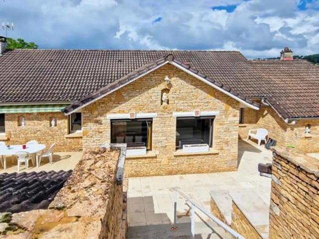 Maison de 8 pièces de 222 m² à Saint Marcel Bel Accueil