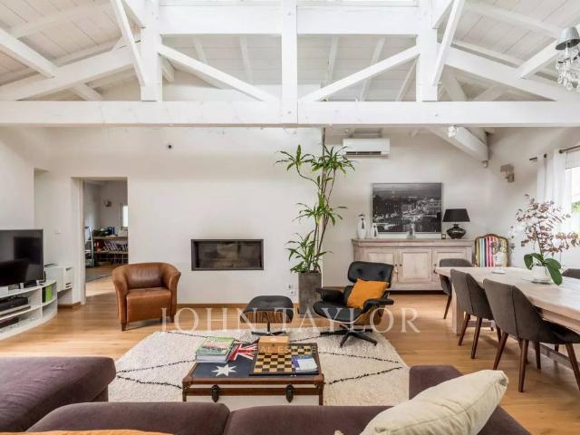 Maison de 8 pièces de luxe en vente à Bordeaux, France
