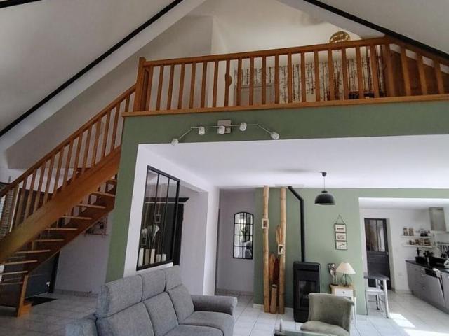 Maison de 8 pièces de luxe en vente à Le Rheu, France