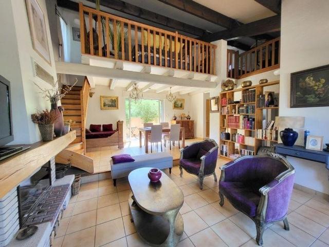 Maison de 8 pièces de luxe en vente à Les Vans, Auvergne Rhône Alpes