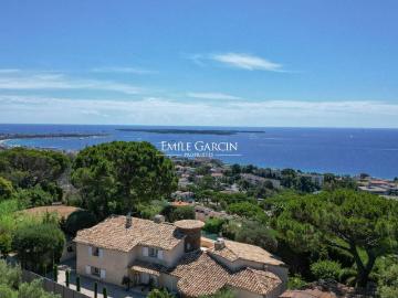 Maison de luxe de 8 pièces en location à Cannes, Provence Alpes Côte d'Azur