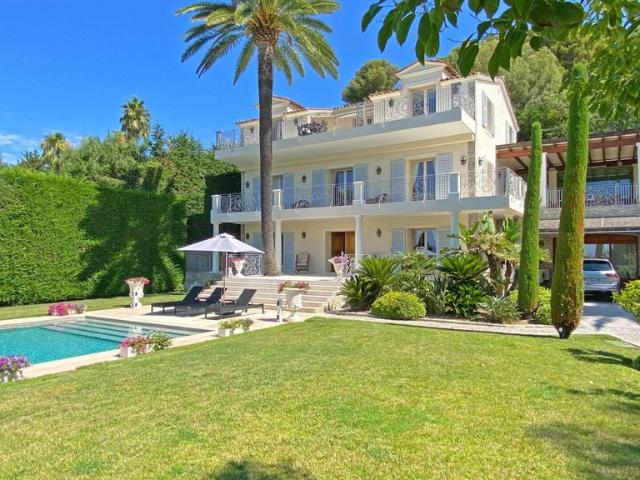 Maison de 8 pièces de luxe en location à Cannes, France
