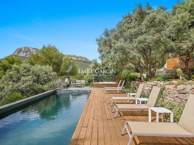 Maison de 8 pièces de luxe en location à Solliès Ville, France