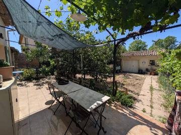 Maison de 90 m² à Saint Martin de la Brasque avec garage et jardin