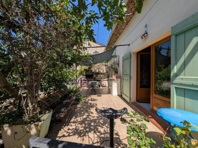 Maison de 90 m² à Saint Martin de la Brasque avec garage et jardin