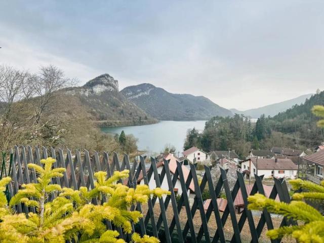 Maison familiale vue lac à Chancia