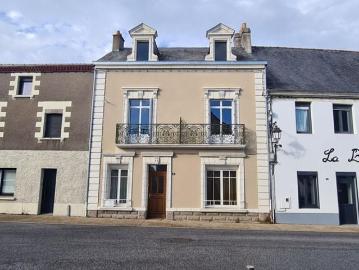 Maison de 9 pièces de luxe en vente à La Chapelle Heulin, France