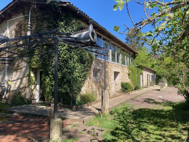 Maison de 9 pièces de luxe en vente à Léogeats, France