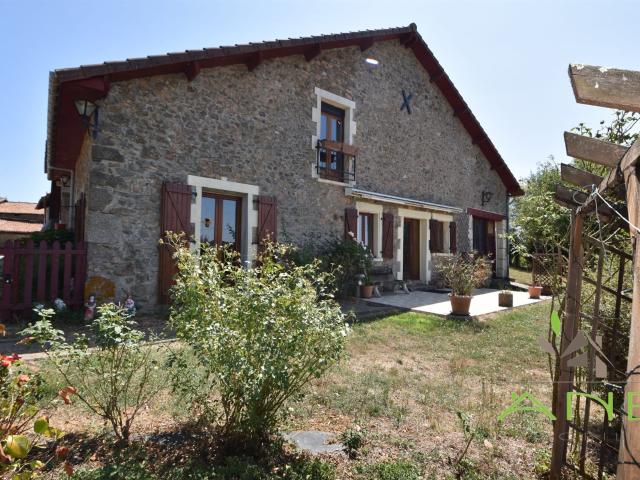 Maison de campagne 115m² Busserolles