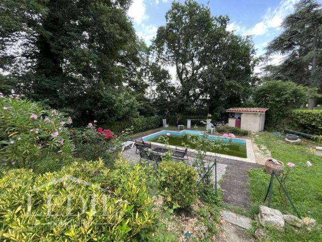 Maison de campagne 4 chambres, piscine et terrain